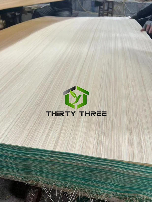 Long Grain 2500x1250mm White Recon Poplar Veneer